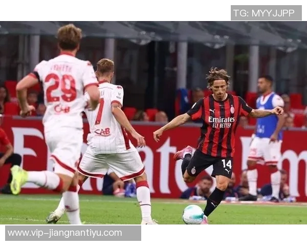 米兰2526赛季全家福揭晓阿莱格里与莫德里奇同框引热议