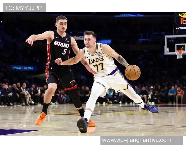 东契奇与SGA数据对比引发MVP争夺战热议46分对决45分谁更强 东契奇与SGA数据对比引发MVP争夺战热议46分对决45分谁更强