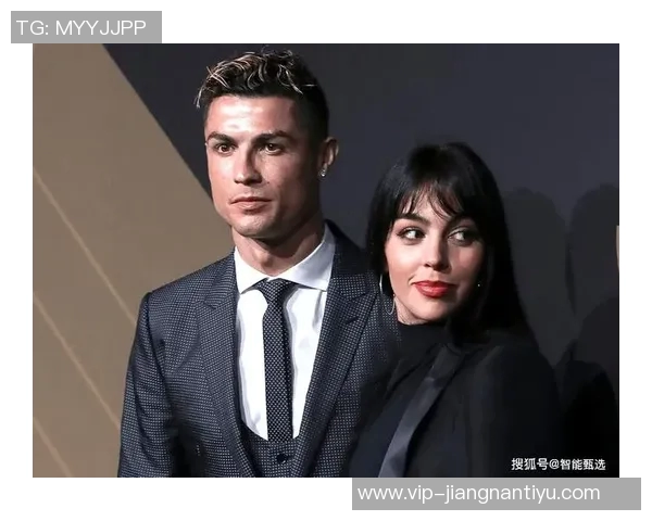 乔治娜分享与C罗及苹果CEO库克等人亲密合影引发热议 乔治娜分享与C罗及苹果CEO库克等人亲密合影引发热议