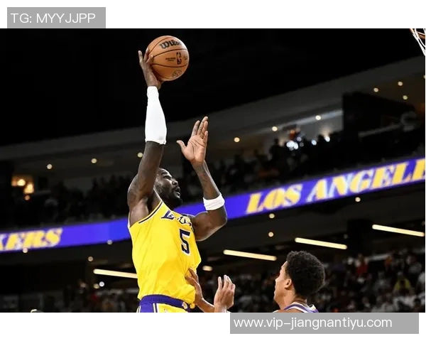 太阳主帅盛赞狄龙拼劲十足提升全队训练强度展现团队精神 太阳主帅盛赞狄龙拼劲十足提升全队训练强度展现团队精神