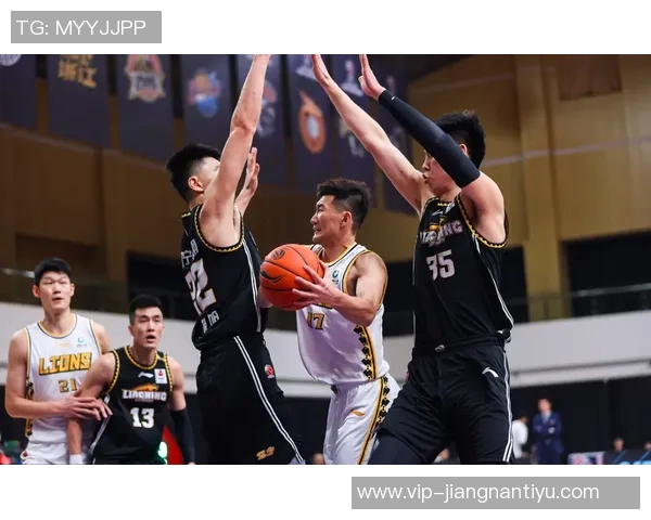 CBA常规赛第15轮最佳阵容揭晓洛夫顿赵嘉义等球员表现出色引发关注